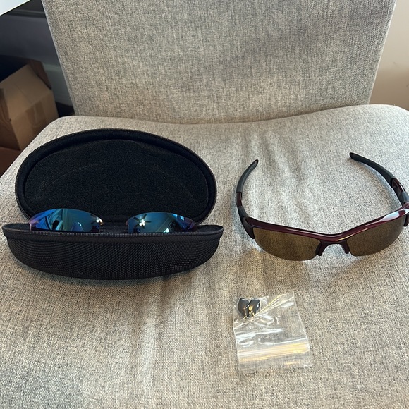 Oakley Flak Jacket Sunglasses with Extra Set of Lenses and Case - Picture 5 of 9